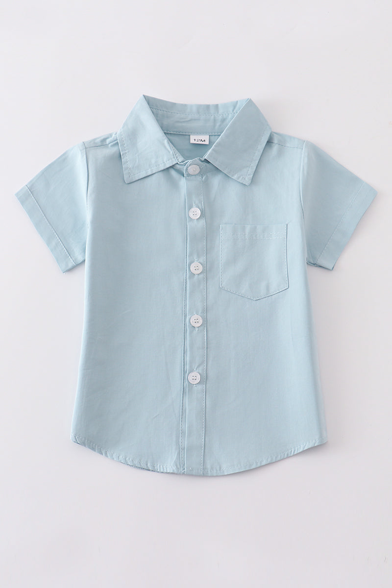 Light blue button-downs pocket boy shirt